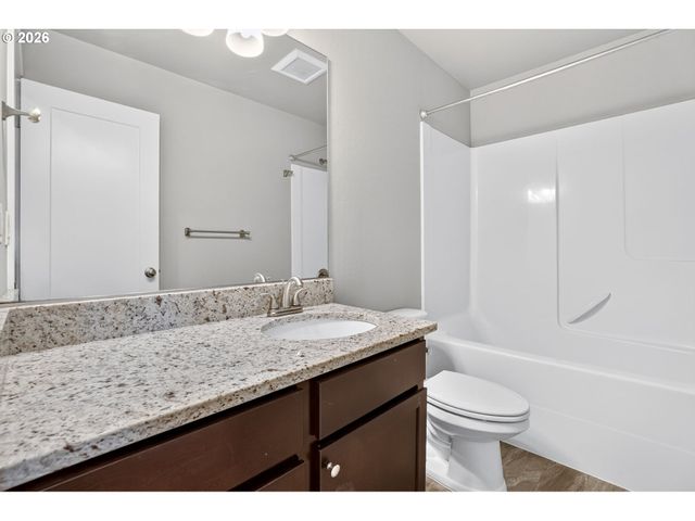 437 Ne 4TH Ave, Canby, OR 97013