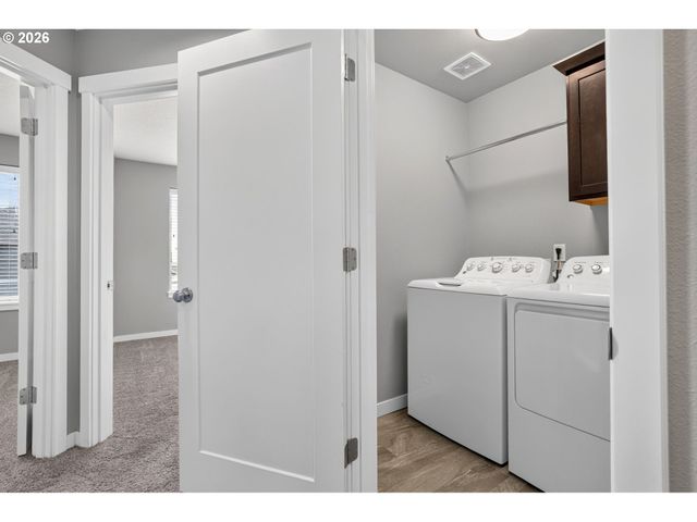 437 Ne 4TH Ave, Canby, OR 97013