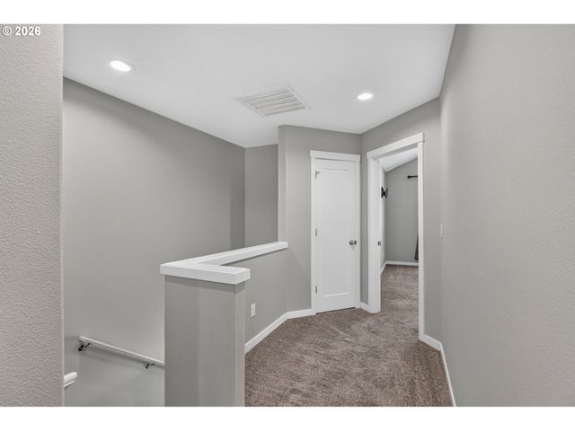 437 Ne 4TH Ave, Canby, OR 97013