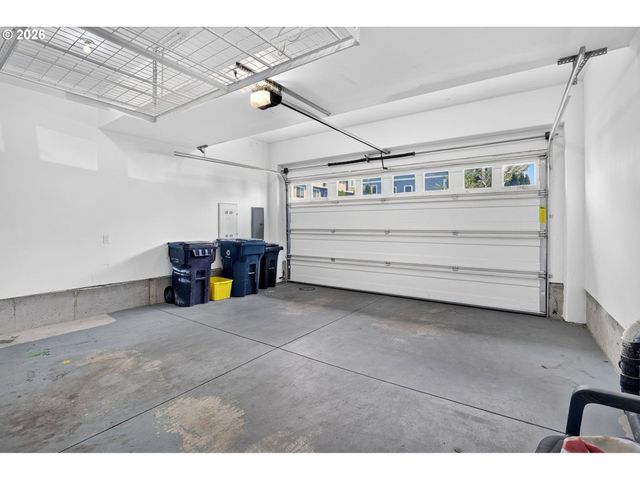 437 Ne 4TH Ave, Canby, OR 97013
