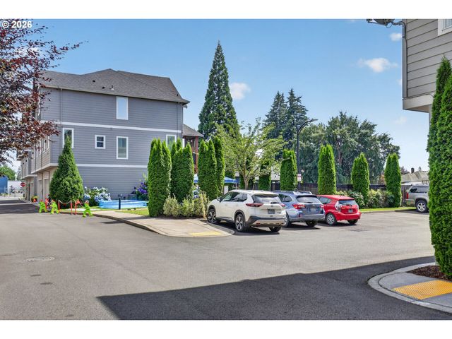 437 Ne 4TH Ave, Canby, OR 97013
