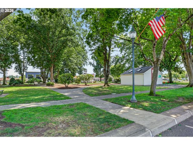 437 Ne 4TH Ave, Canby, OR 97013