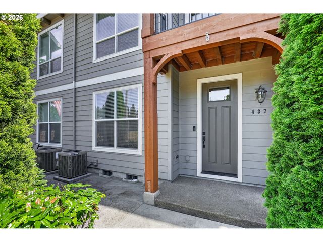 437 Ne 4TH Ave, Canby, OR 97013