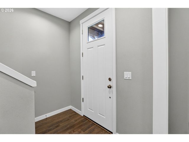437 Ne 4TH Ave, Canby, OR 97013