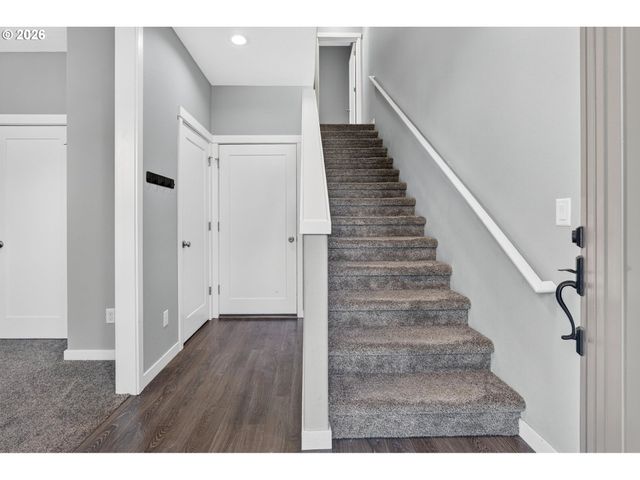 437 Ne 4TH Ave, Canby, OR 97013