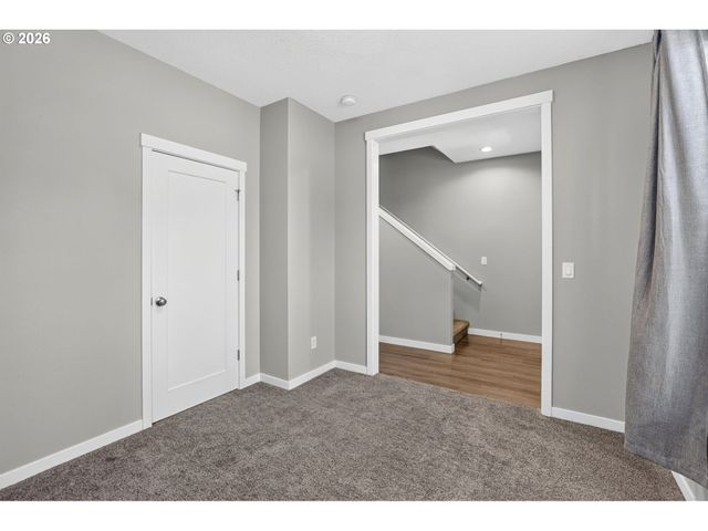 437 Ne 4TH Ave, Canby, OR 97013