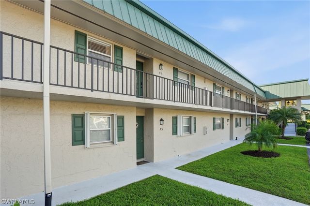 600 Valley Stream DR F9, Naples, FL 34113