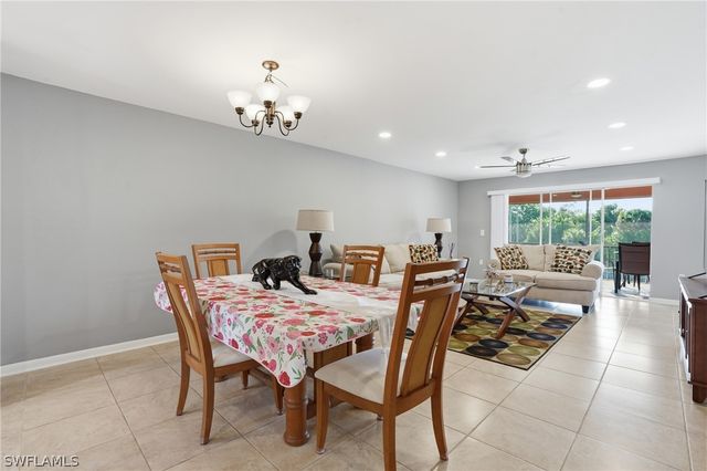 600 Valley Stream DR F9, Naples, FL 34113