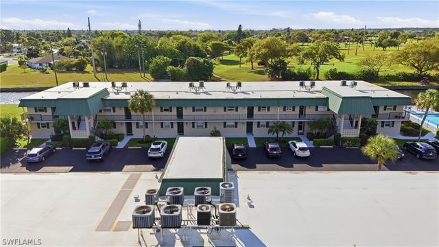 600 Valley Stream DR F9, Naples, FL 34113