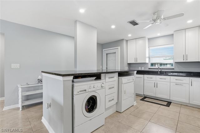 600 Valley Stream DR F9, Naples, FL 34113