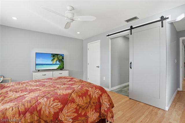 600 Valley Stream DR F9, Naples, FL 34113