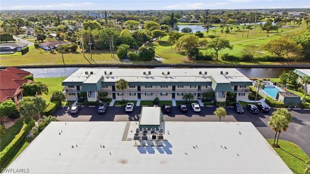 600 Valley Stream DR F9, Naples, FL 34113