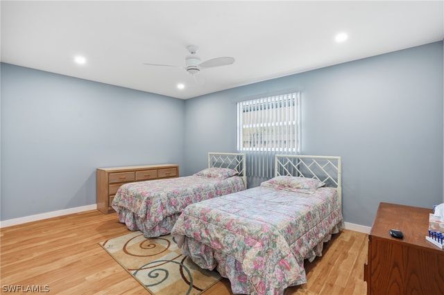 600 Valley Stream DR F9, Naples, FL 34113