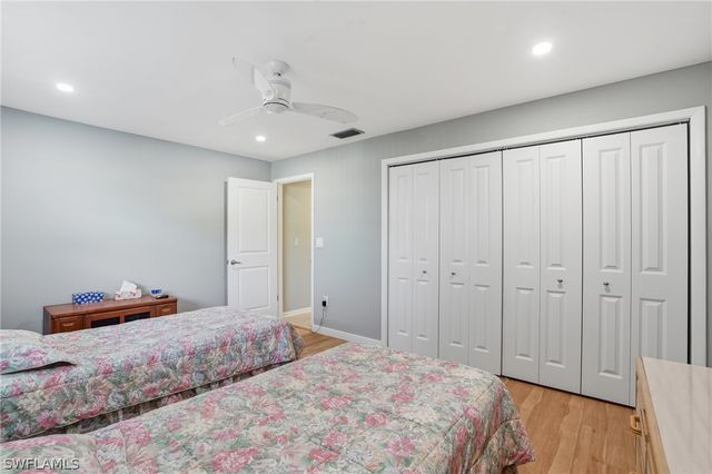 600 Valley Stream DR F9, Naples, FL 34113