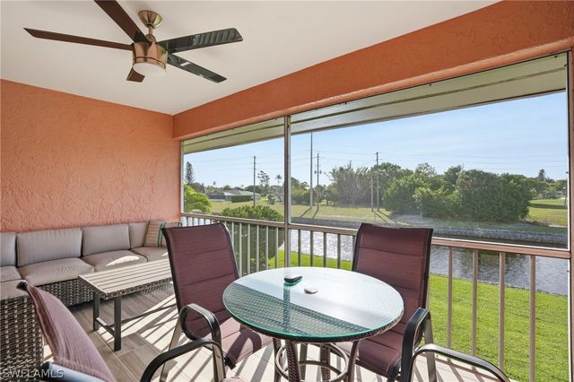 600 Valley Stream DR F9, Naples, FL 34113