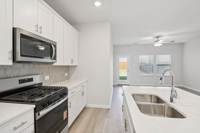 706 Leavenworth Drive, Princeton, TX 75071