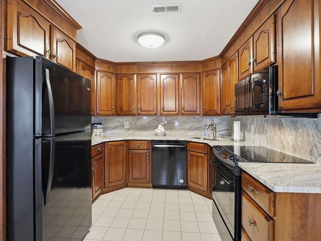 785 Washington St 105, Norwood, MA 02062