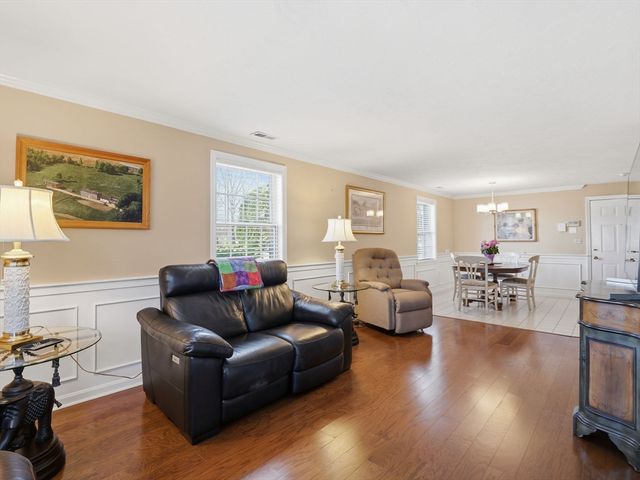 785 Washington St 105, Norwood, MA 02062