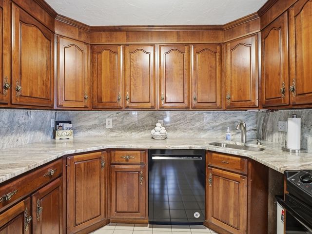 785 Washington St 105, Norwood, MA 02062