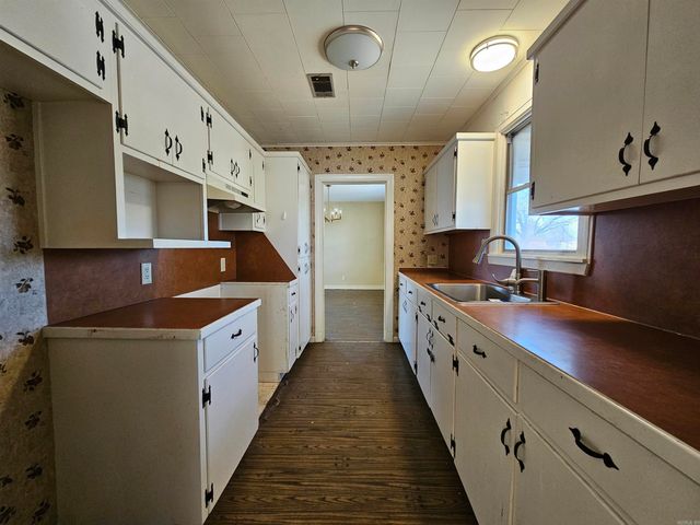 710 N Oak, Morrilton, AR 72110