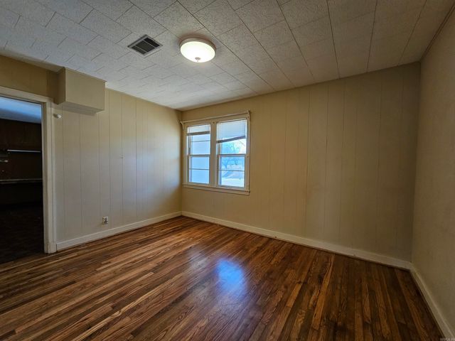 710 N Oak, Morrilton, AR 72110