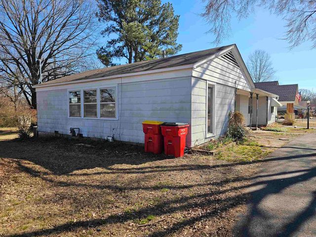 710 N Oak, Morrilton, AR 72110