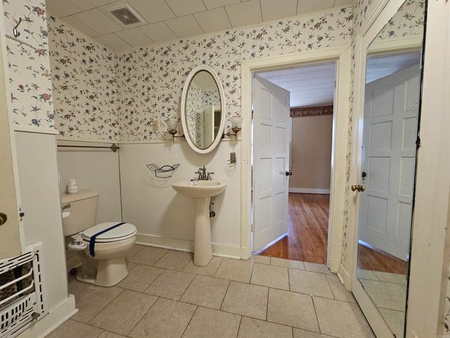 710 N Oak, Morrilton, AR 72110