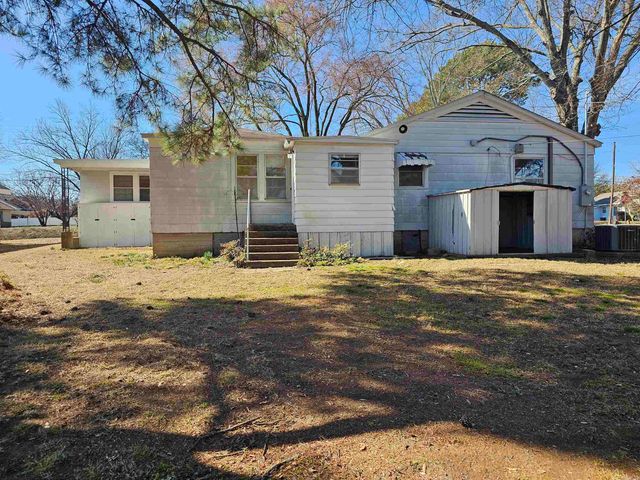 710 N Oak, Morrilton, AR 72110