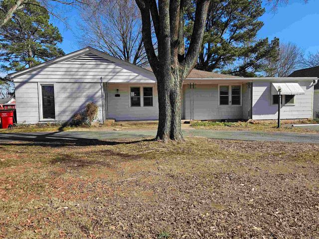 710 N Oak, Morrilton, AR 72110