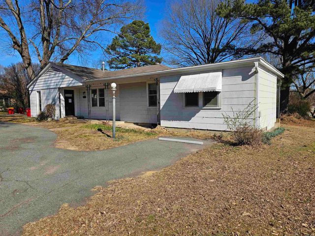 710 N Oak, Morrilton, AR 72110