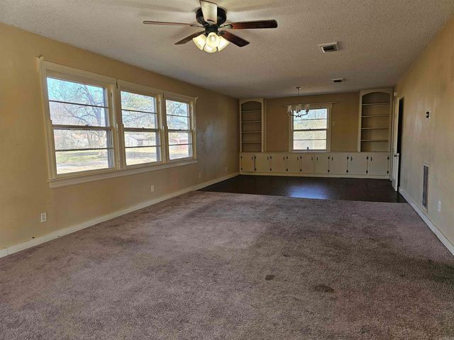 710 N Oak, Morrilton, AR 72110