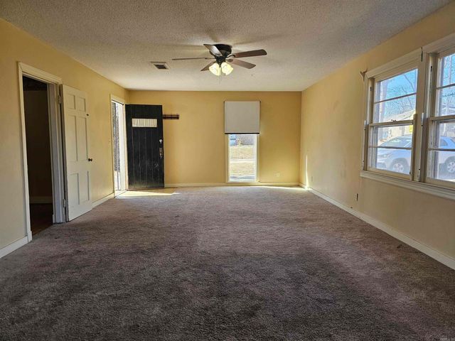 710 N Oak, Morrilton, AR 72110