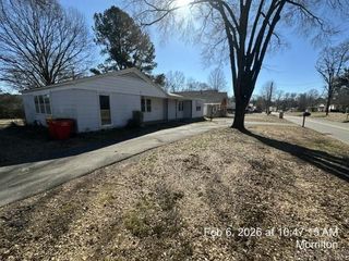 710 N Oak, Morrilton, AR 72110