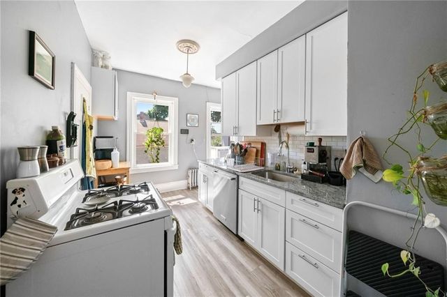 2 Louisburg Place, Providence, RI 02909