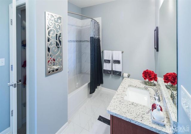 125 W Main Street 316, Somerville, NJ 08876