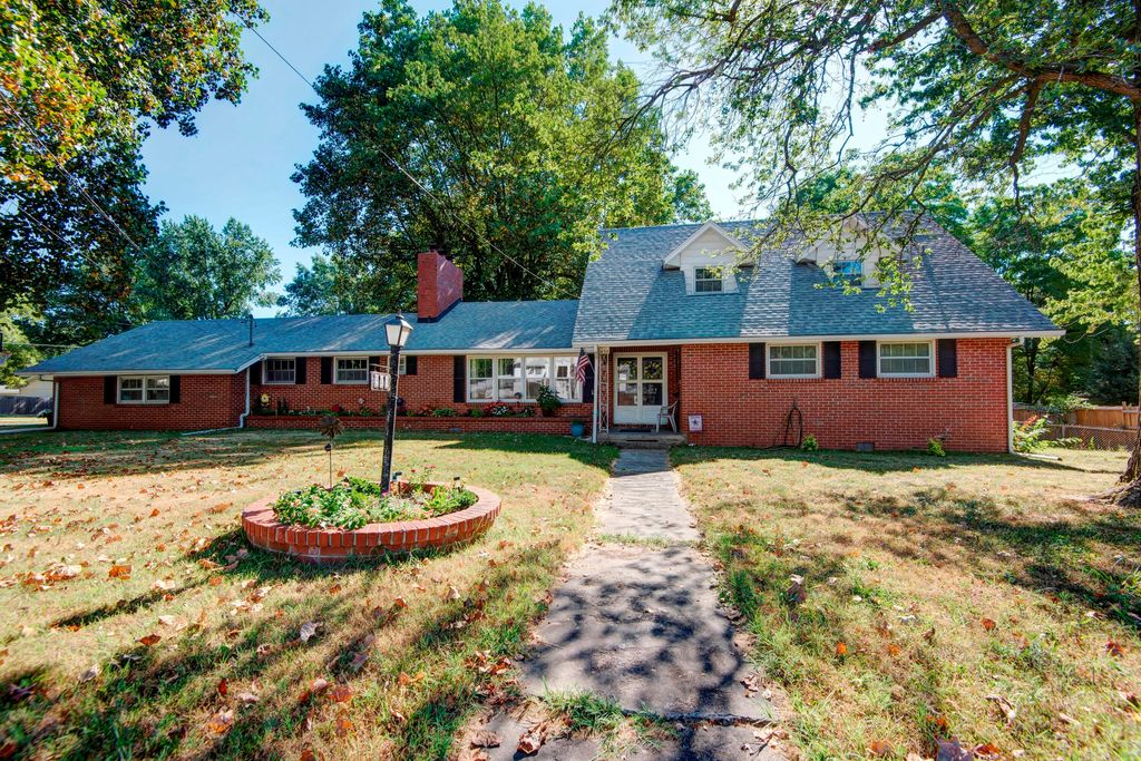 436 S Airwood Avenue, Springfield, MO 65802
