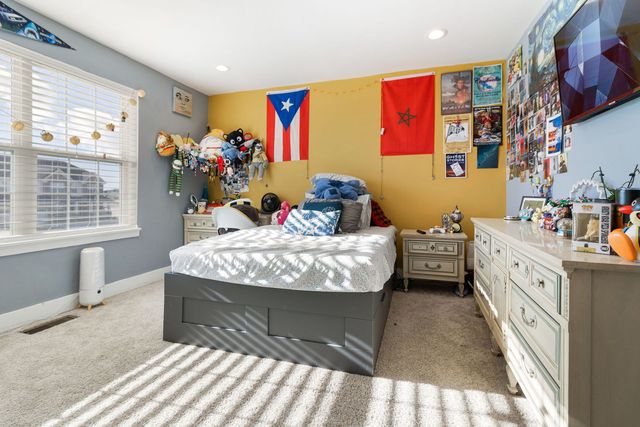 21042 Coventry Circle, Shorewood, IL 60404