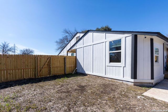 6927 Oldham Dr, San Antonio, TX 78239