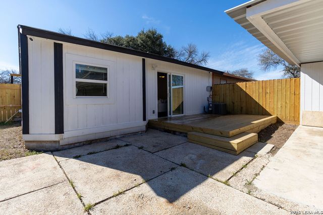 6927 Oldham Dr, San Antonio, TX 78239