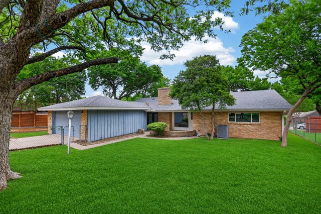 3204 Greenbriar Lane, Plano, TX 75074