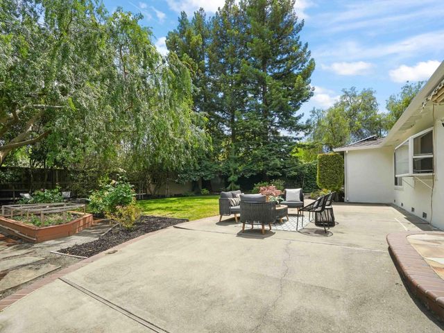 2037 Banbury Road, Walnut Creek, CA 94598