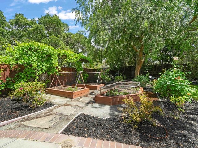 2037 Banbury Road, Walnut Creek, CA 94598