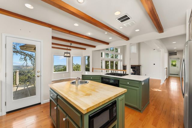 18090 Burke Drive, Plymouth, CA 95669