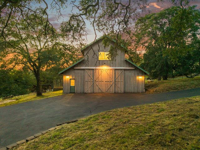 18090 Burke Drive, Plymouth, CA 95669