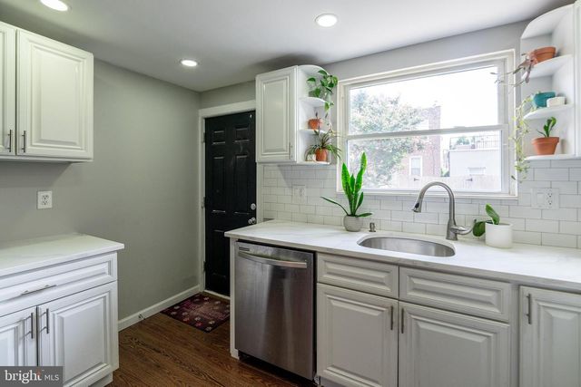 2627 E THOMPSON ST, Philadelphia, PA 19125