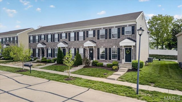 463 Wild Oak Drive, O'fallon, MO 63368