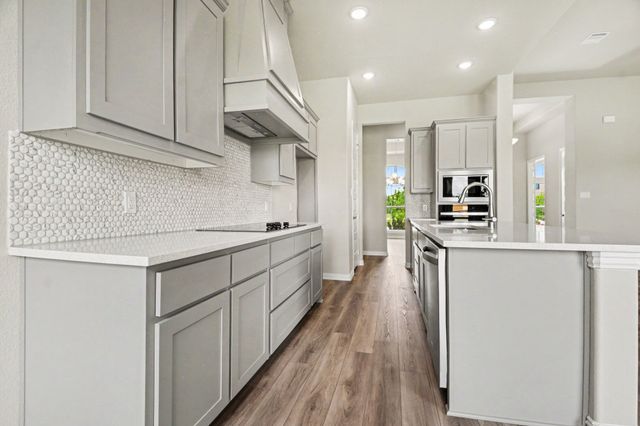 1913 Barrix Lane, Desoto, TX 75115