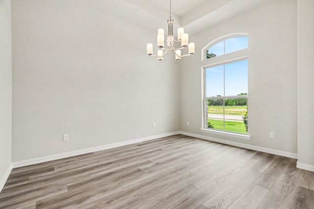 1913 Barrix Lane, Desoto, TX 75115