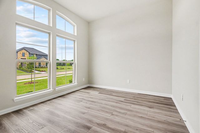 1913 Barrix Lane, Desoto, TX 75115