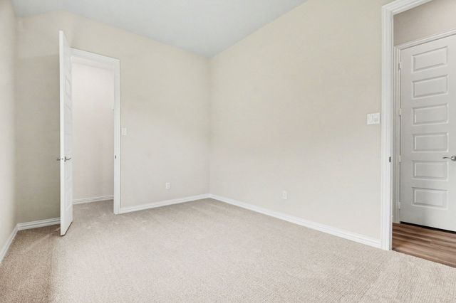 1913 Barrix Lane, Desoto, TX 75115